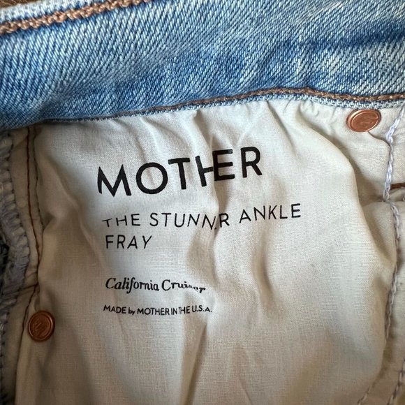 MOTHER The Stunner Ankle Fray in California Cruiser Light Wash Raw Hem Jeans - Picture 6 of 7